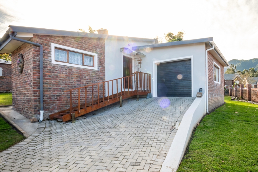 3 Bedroom Property for Sale in Heatherlands Western Cape